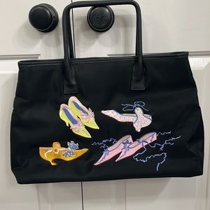 Sydney Live Embroidered Tote Bag ♥️